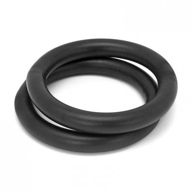 Voorbeeld van stalen gym ringen gebruikt in onze blog.